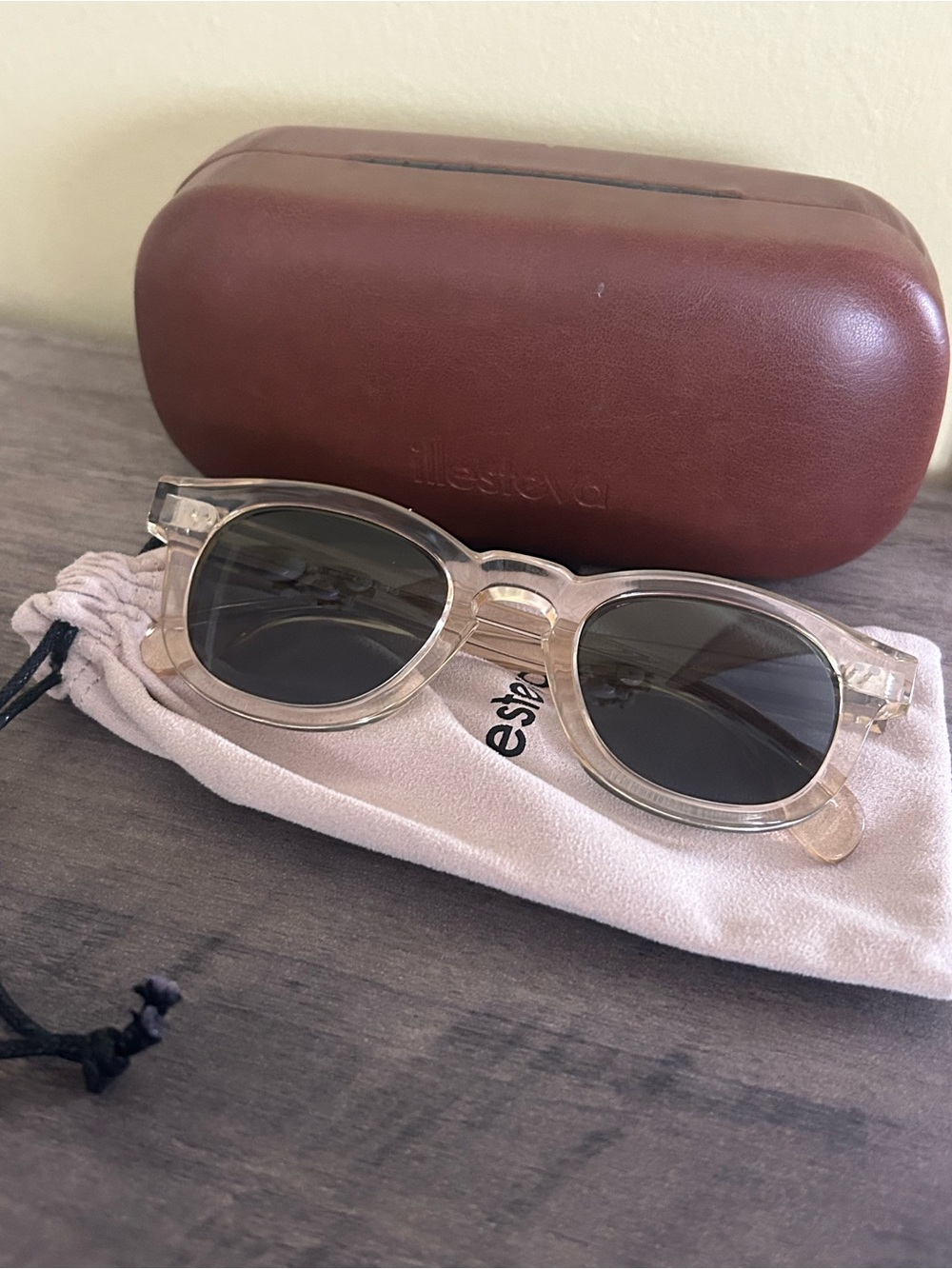 Illesteva Murdoch Champagne Clear Frame Sunglasses with Case